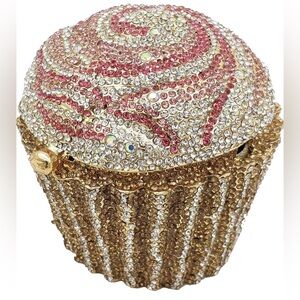 “ YUMMY” cupcake rhinestone purse 👛 🧁